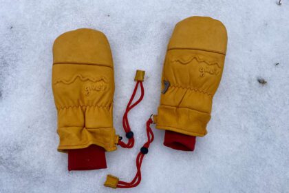 Give’r Frontier Mitten Review: A Surefire Waterproof & Coldproof Leather